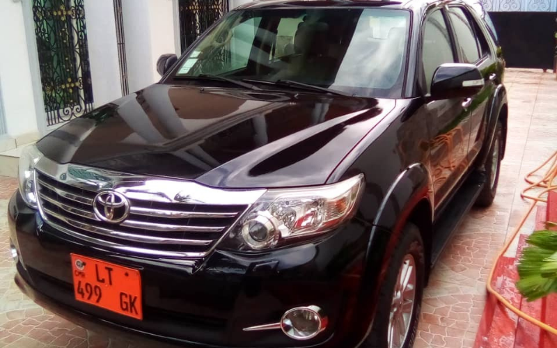 TOYOTA FORTUNER 4×4